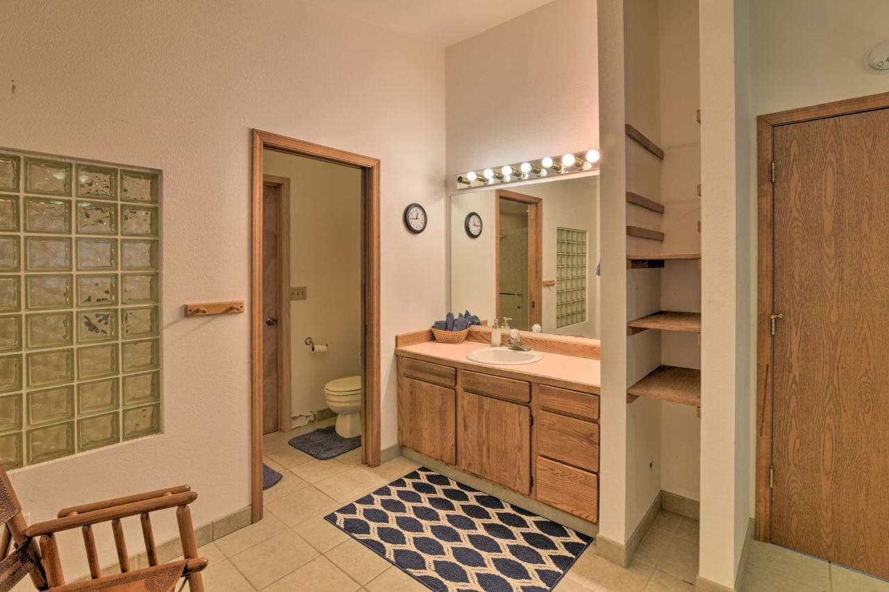 Spacious Family Home With Deck And Million-Dollar View Anchorage Esterno foto