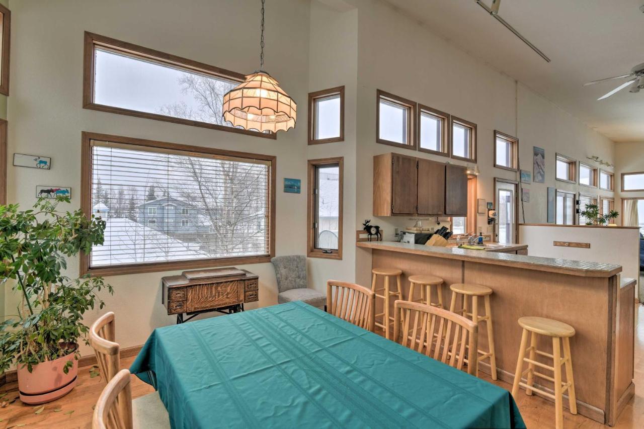 Spacious Family Home With Deck And Million-Dollar View Anchorage Esterno foto