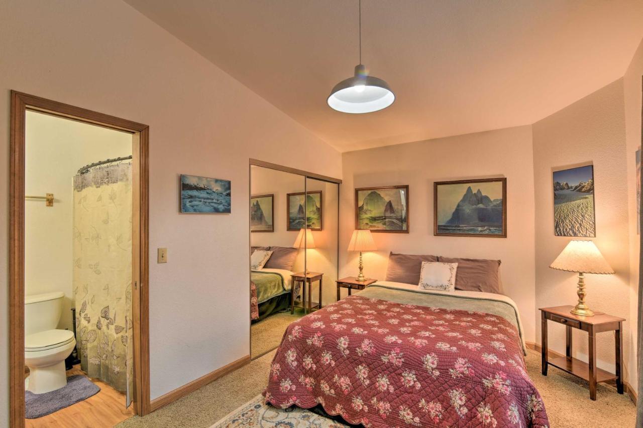 Spacious Family Home With Deck And Million-Dollar View Anchorage Esterno foto